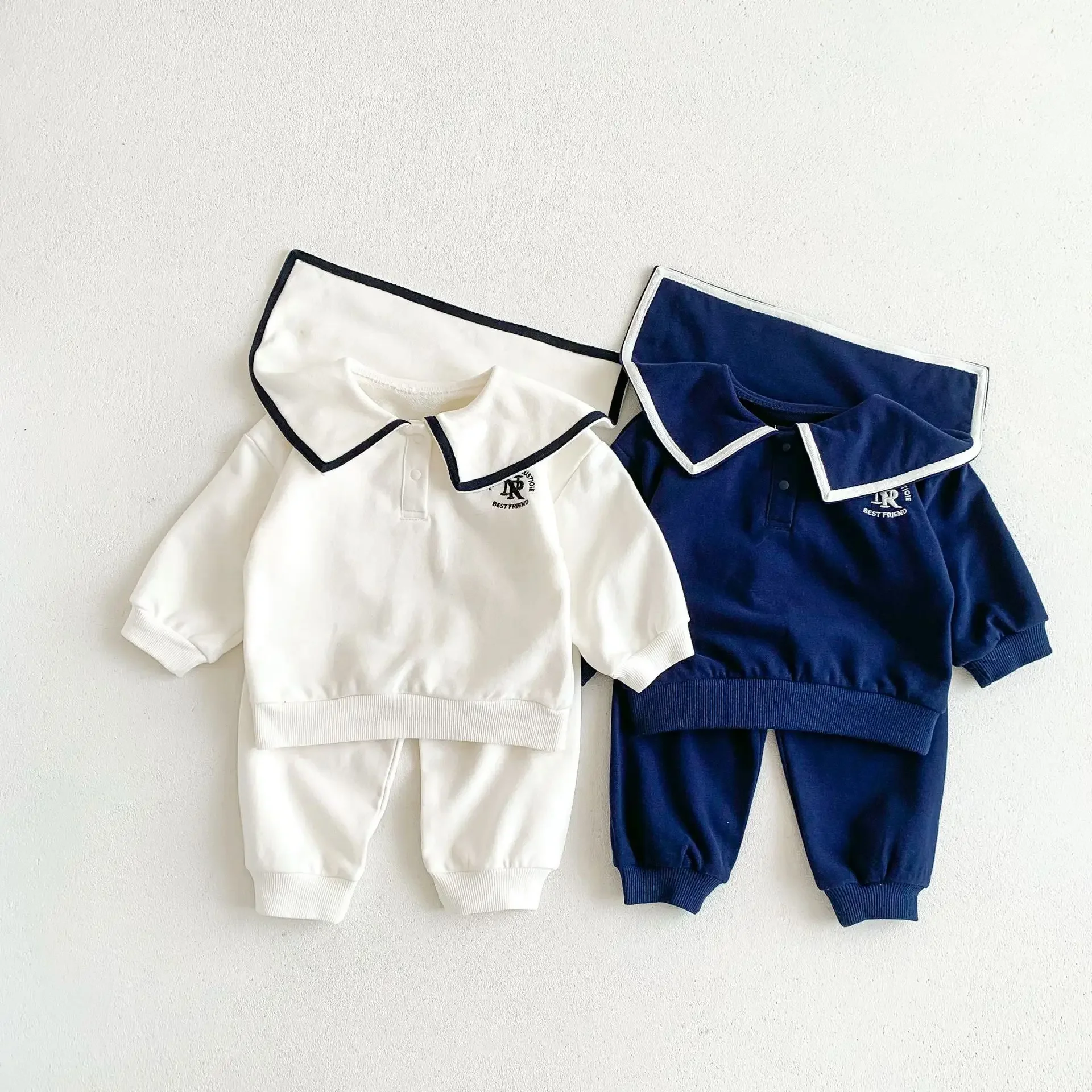 

Korean Baby Boys and Girls 2pc Set Longsleeve Embroidery Casual Sporty Clothes Children Sporty Sweater and Pants