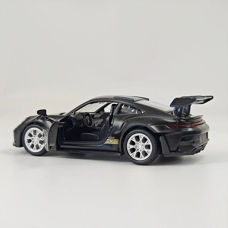 1:36 Simulate Porsche 911 GT3 RS with two doors that can be opened rich in details, finely crafted, and of good quality
