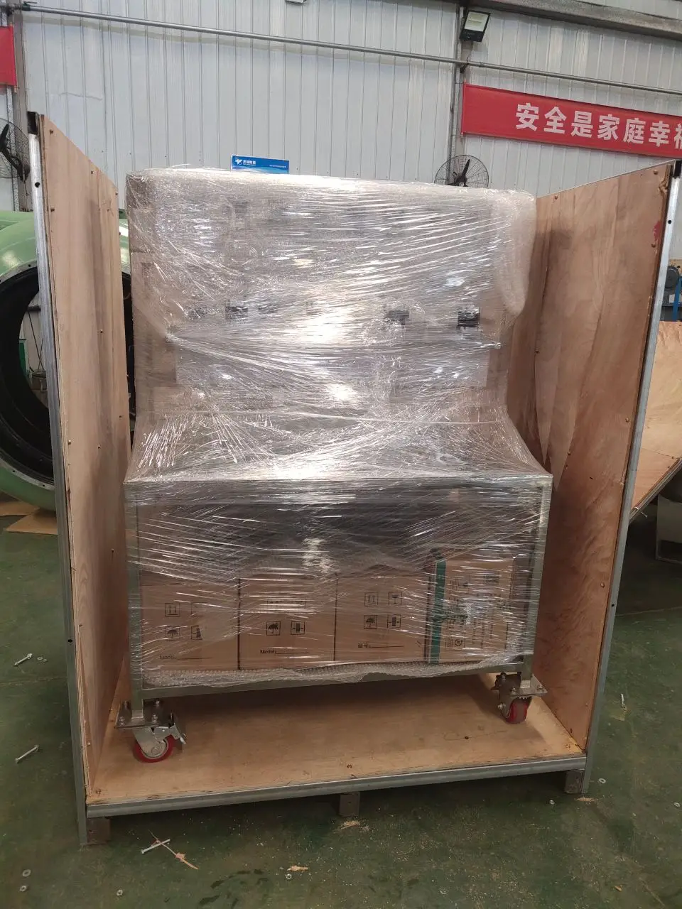 Serbatoio di estrazione solvente liquido