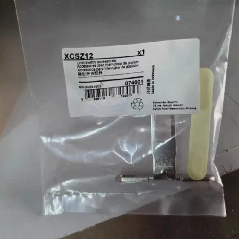

Brand New Original XCSZ12 Safety switches XCS, actuator with wide fixing, length 40 mm, for plastic switch Fast shipping