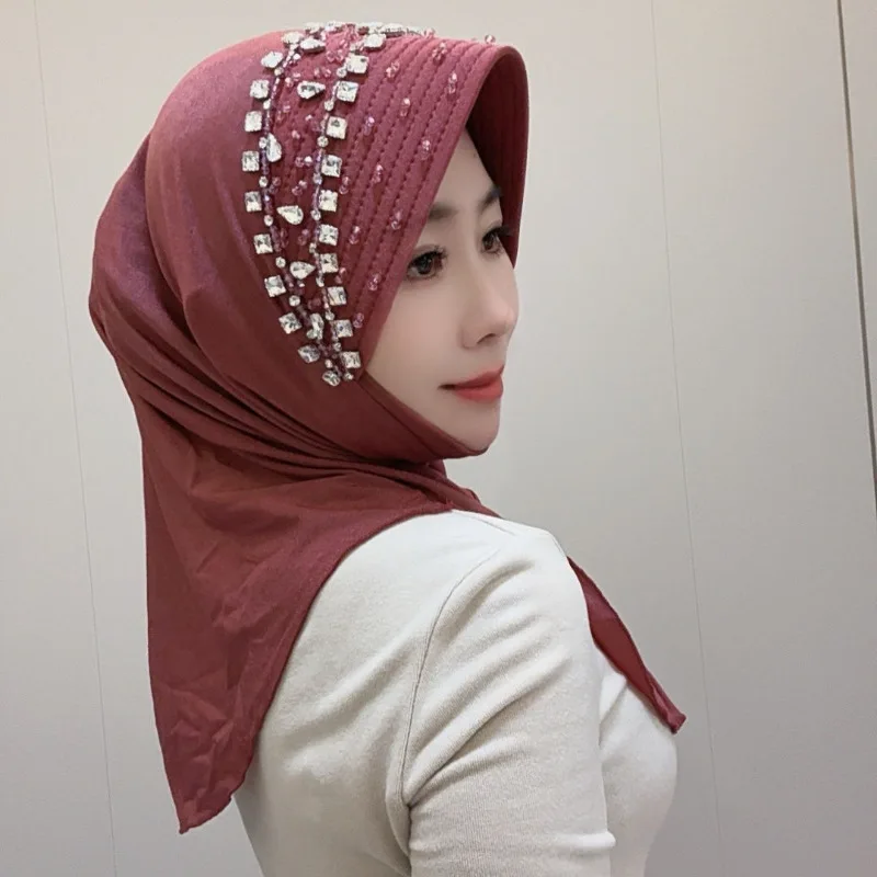 

Новые этнические головные уборы 2026 года: роскошные шляпы с губчатым краем, шарфы, африканские женские мусульманские платки, розовые головные платки, летние хиджабы с бриллиантами