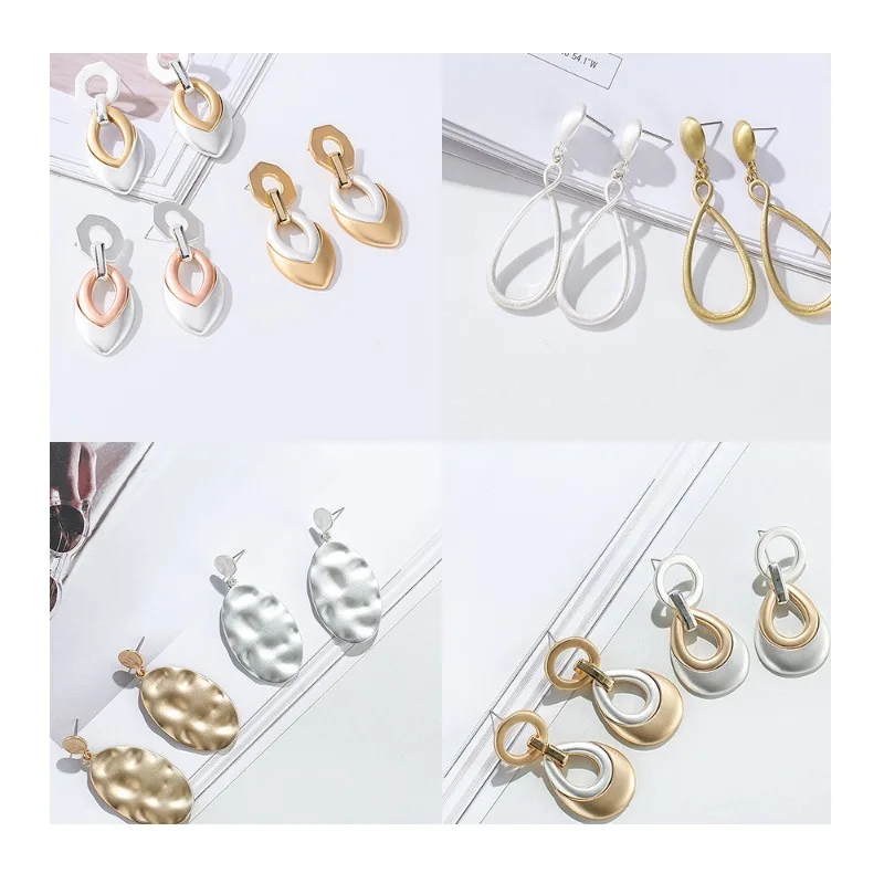 

Women's Exaggerated Earrings Irregular Multi-color Earrings Exquisite Personality Fashion Versatile High-end Earrings