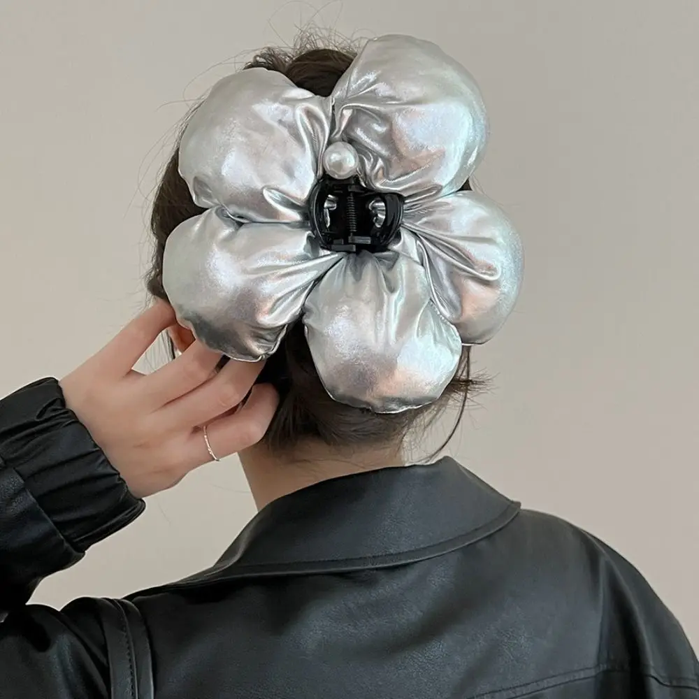 

Exquisite Sponge Puff Flower Hair Claw Pearl Cloth Scrunchies Shark Clip Oversize Korean Style Exaggerated Crab Clip Daily