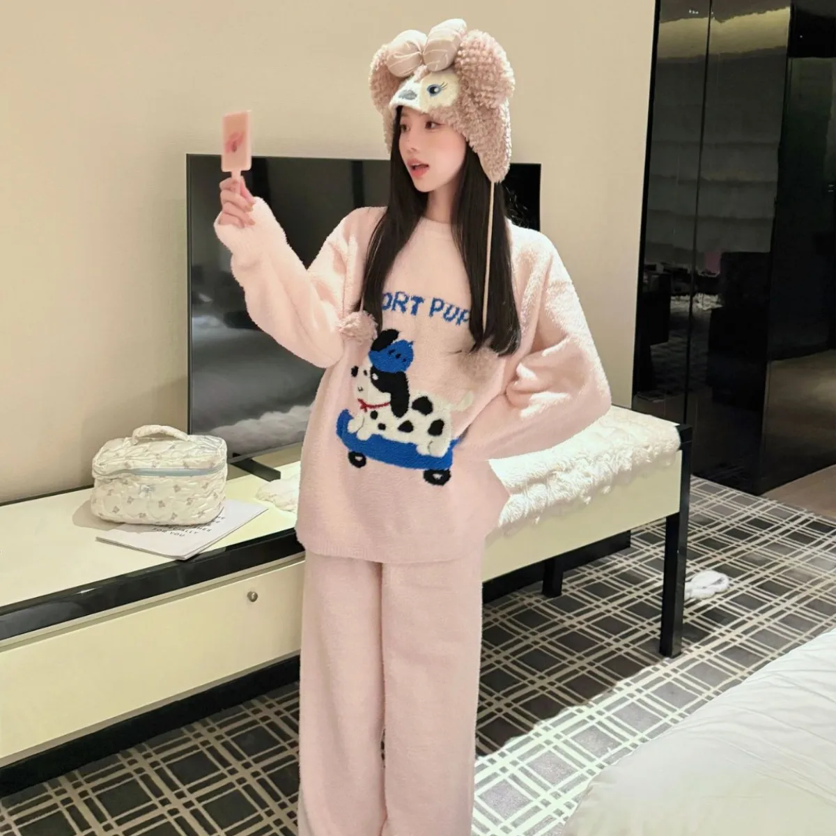 Autumn and winter cartoon half flannel pajamas women  high-end feel, soft  fluffy home clothes, cute dog embroidery home clothes