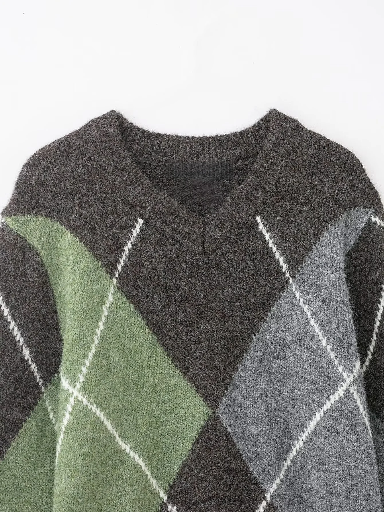 เสื้อสเวตเตอร์ไหมพรมลายเพชร คอวี แขนยาว สไตล์ลำลองหวานๆ สีสันตัดกัน แฟชั่นใหม่สำหรับผู้หญิง ฤดูหนาว ปี 2025