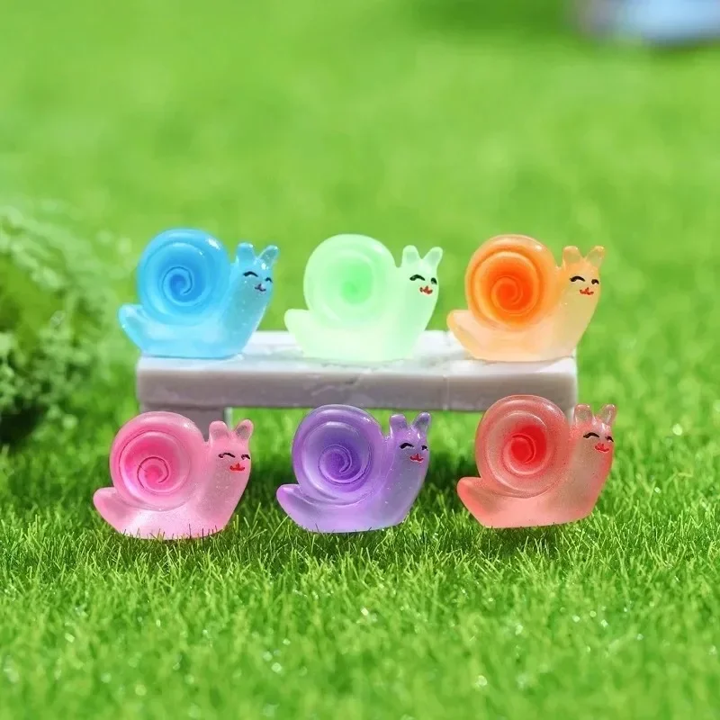 10Pcs Luminous Kawaii Mini Snail Figurines Glow in Dark Cute Snail DIY Charms Fairy Garden Micro Landscape Home Decor