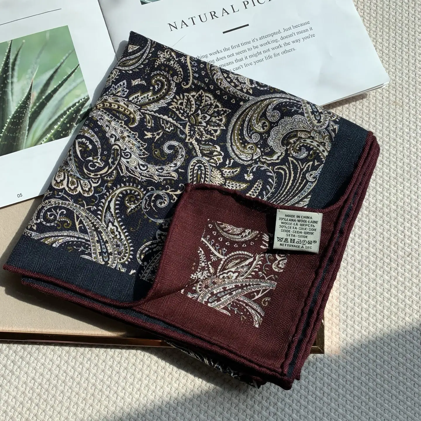 2027 Luxury Brand 70% Wool 30% Silk Scarf for Women Warm Neck Warmer Vintage Navy Blue Ethnic Paisley Print Scarves Ladies