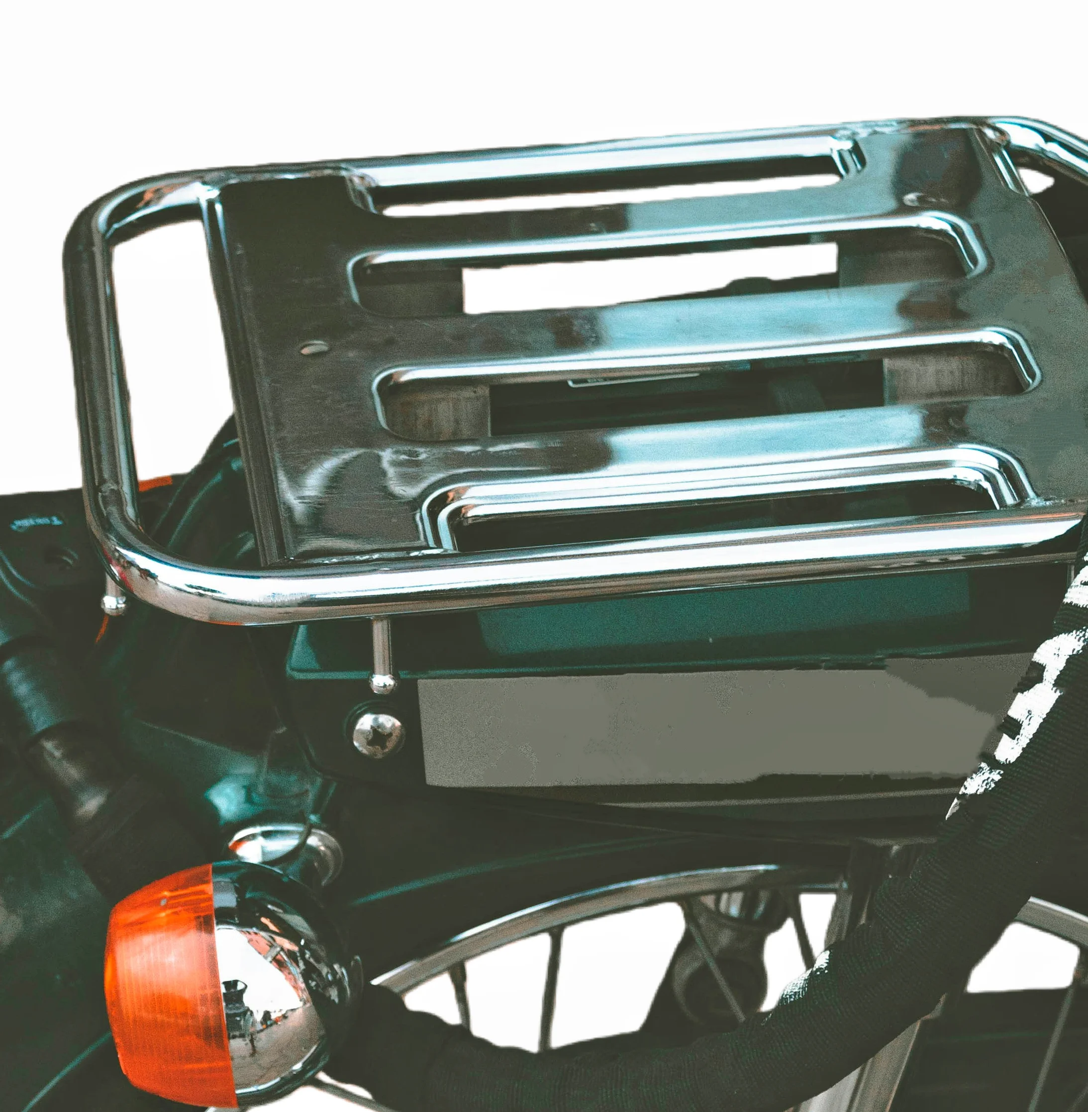 Custom Motorcycle Rear Luggage Rack Aluminum Alloy Racing Accessories Rear Seat Support Bracket for Motorcycle Rear Sub Frame view 2