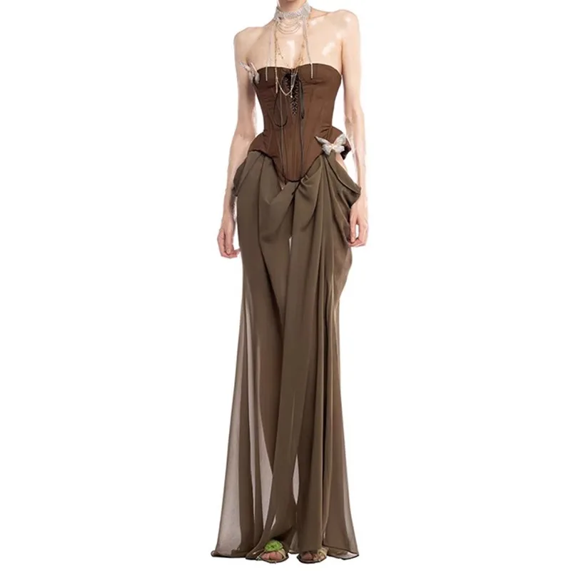 Franse retro bruine strapless jurk voor dames lente en zomer sexy taille holle bloemknop lange rok - afbeelding 2