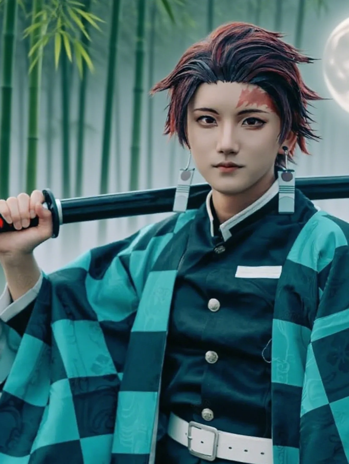 

Crimson short pointed anti-warped synthetic wig | anime ghost blade character zaomen charcoal lang role-playing wig