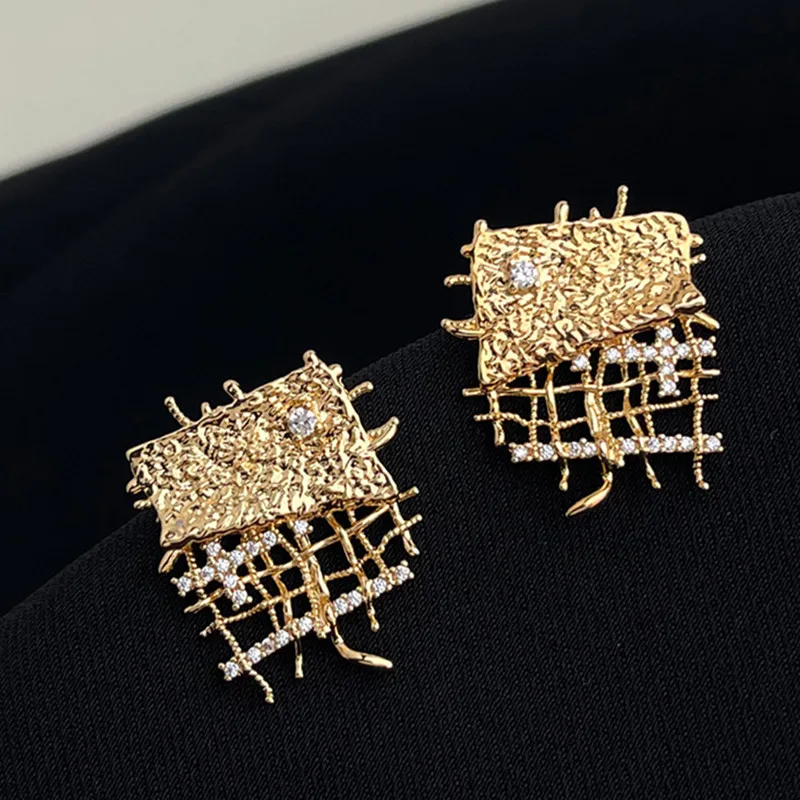 

Rhinestone Skeleton Geomrtric Big Stud Earrings for Women Gold Color Female Wedding Bridal Decoration Jewelry