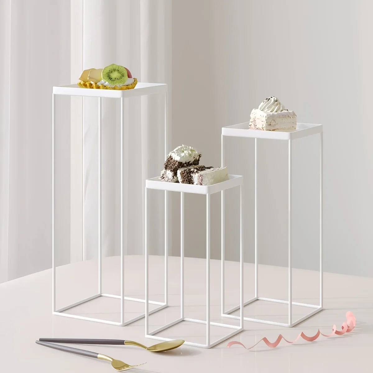 

3pcs European Dessert Stand Set Small Wedding Ornament Kit Simple Cold Food Cake Snack Holder Display Stand