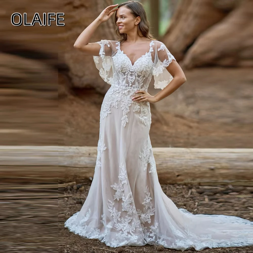 Sexy V-neck Wedding Dress Puffy Short Sleeves Mermaid Lace Appliques Buttons Sweep Train Robe De Mariee Customised