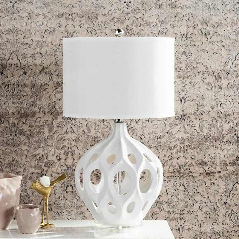 

creative modern simple white ceramic table lamp