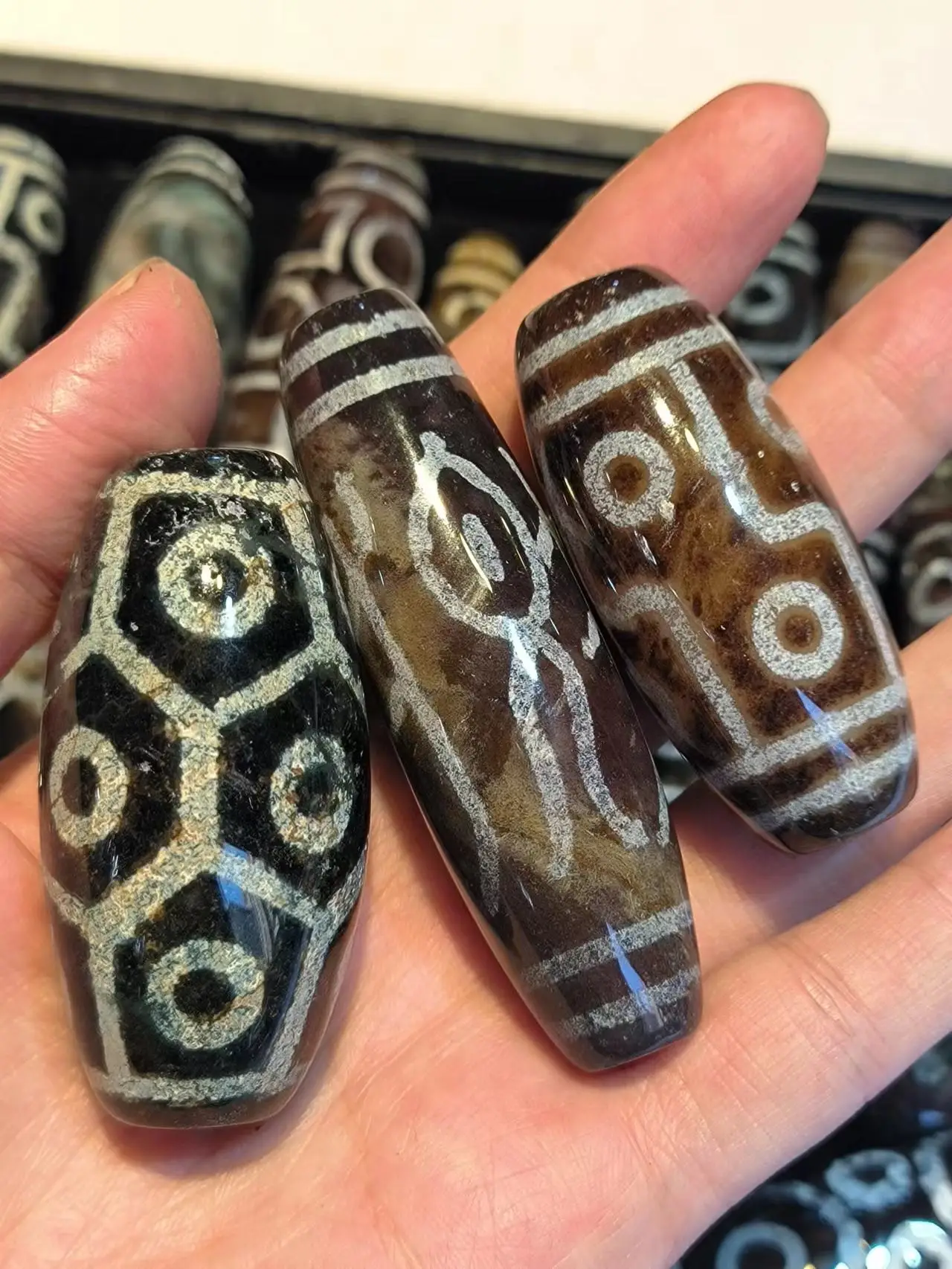 

1pcs/lot Natural variety of rare patterns old agate bead ornaments cinnabar Weathering lines Ethnic style archaic amulet taki