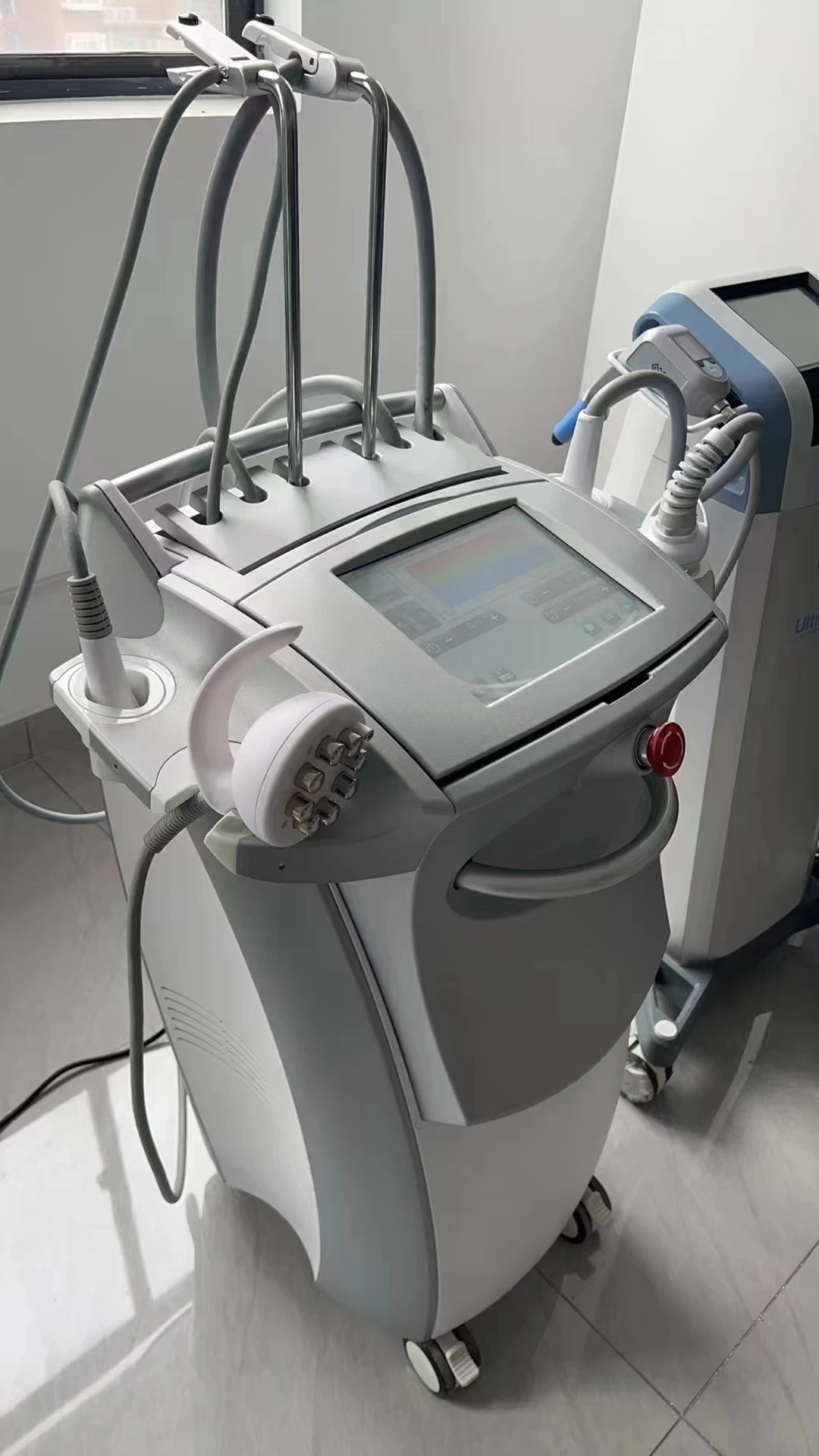 

Аппарат Venus Legacy для коррекции фигуры и подтяжки лица: передовая радиочастотная технология для сжигания жира, укрепления кожи и борьбы с целлюлитом