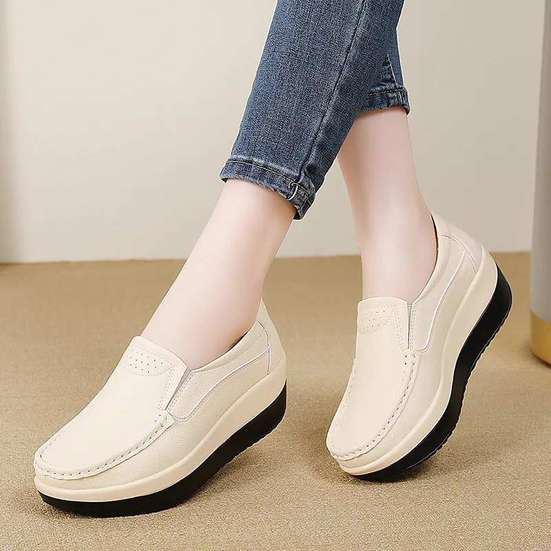 

2026 Spring New Leather Sports Mother Casual Women' Platform Rocking Single Shoes
