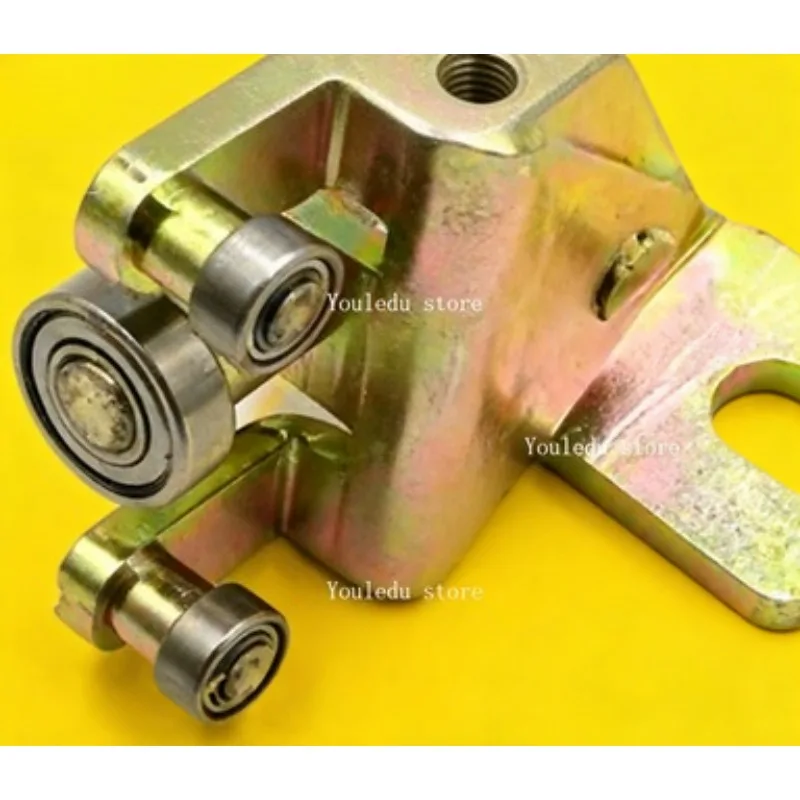 

Подходит для Komatsu 40/55MR-2, шкив двери кабины, скользящая рейка, роликовый подшипник, гусеничный кронштейн, экскаватор