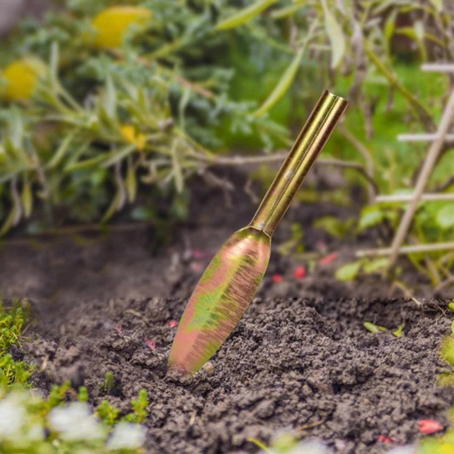 Effortless, Reliable, and Essential Willow Leaf Hand Shovel for Enhancing Gardening Skills and Exploring Nature's Beauty. A Must