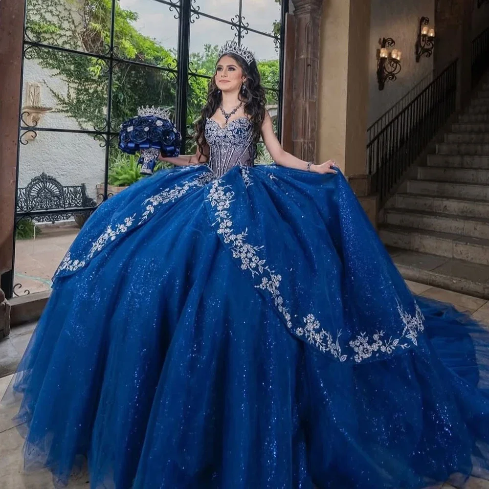 

Блестящие темно-синие милые 16 платьев Quinceanera по индивидуальному заказу 2025 года, бальное платье без бретелек с кружевной аппликацией, бальное платье принцессы на день рождения