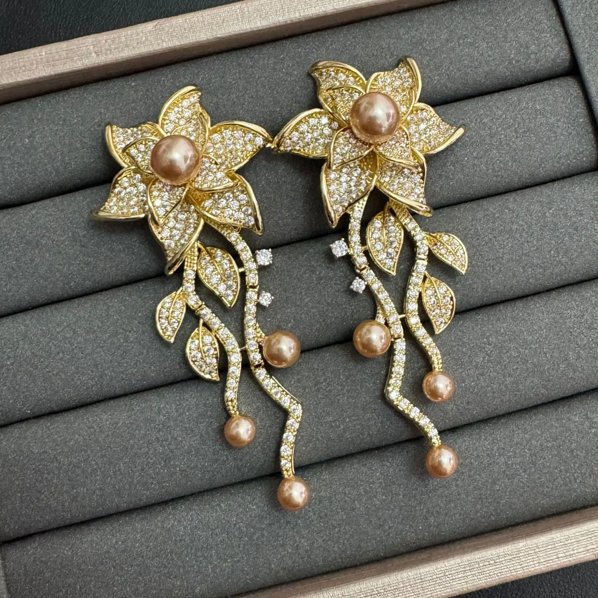 orecchini-pendenti-a-forma-di-fiore-con-zirconi-cubici-alla-moda-per-donna-gioielli-brillanti-color-oro-e-argento-perfetti-per-eventi-di-gala-cene-e-feste