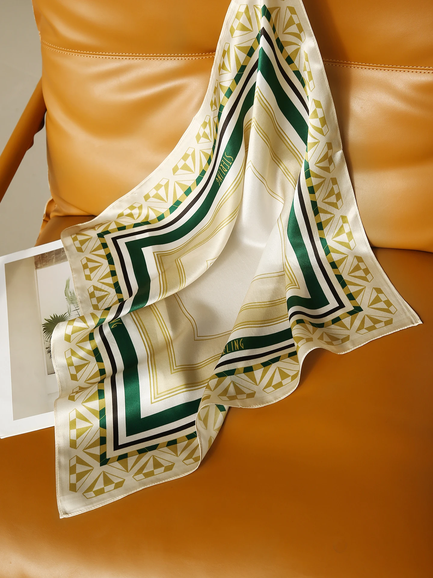 xiaohan-pavilion-春夏注目度の高いデザインセンススクエアスカーフレトロ馬柄シルクスカーフビジネスolスタイル