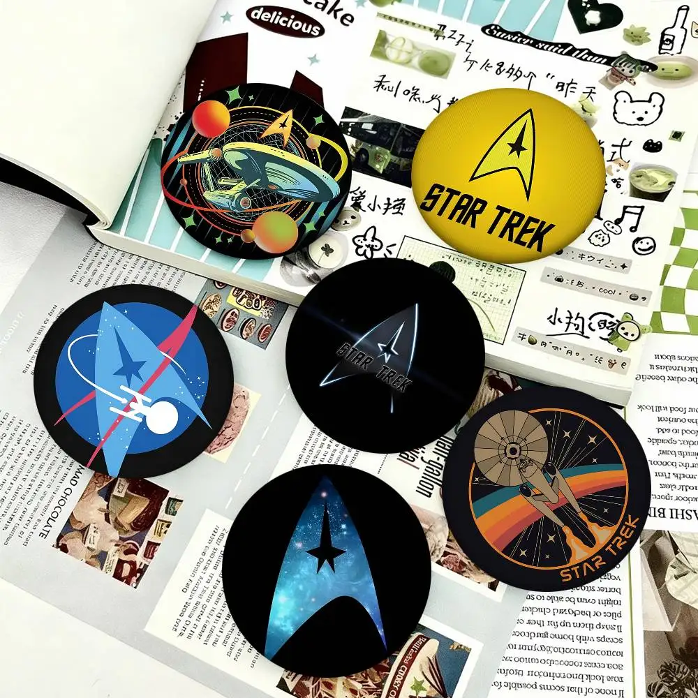 1 Stück S-Star Trek Spock Space Cartoon-Stil Abzeichen Broschen für Rucksackdekoration Runde Emaille-Pins für Accessoires