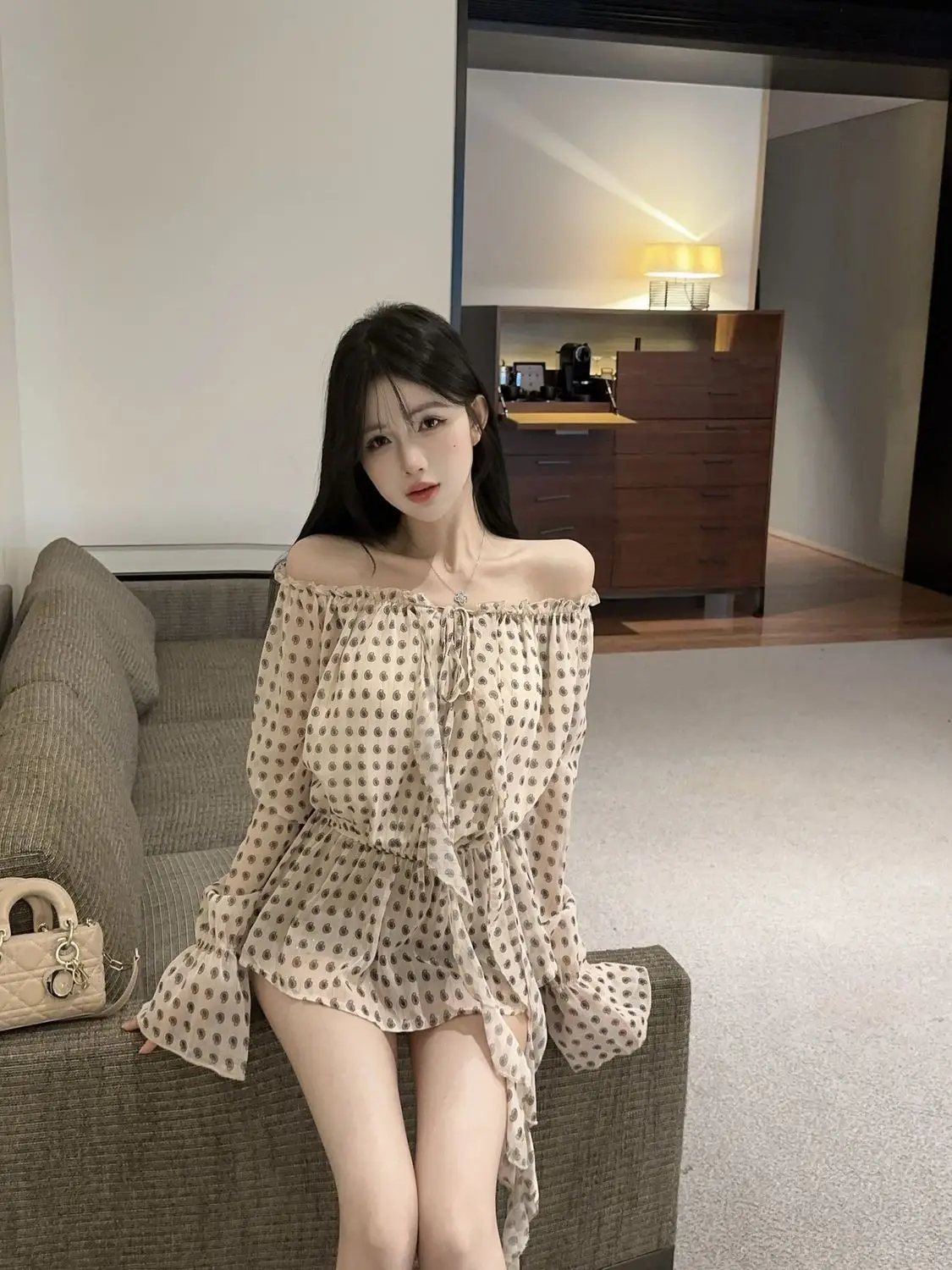 

Gentle Retro Cashew Polka Dot Printed One Shoulder Shirt Pleat Tie Design Long Sleeved Chiffon Top Women