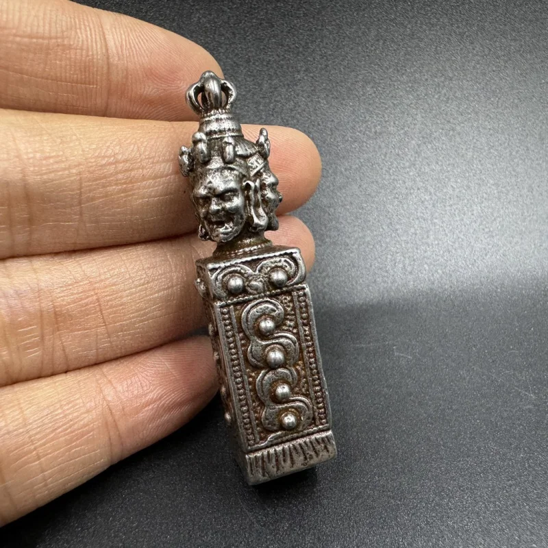 

Wholesale Tibetan Style Tian Tie Dharma Seal Antique Collection Vintage Handmade Vajra Pendant Hanging Craft