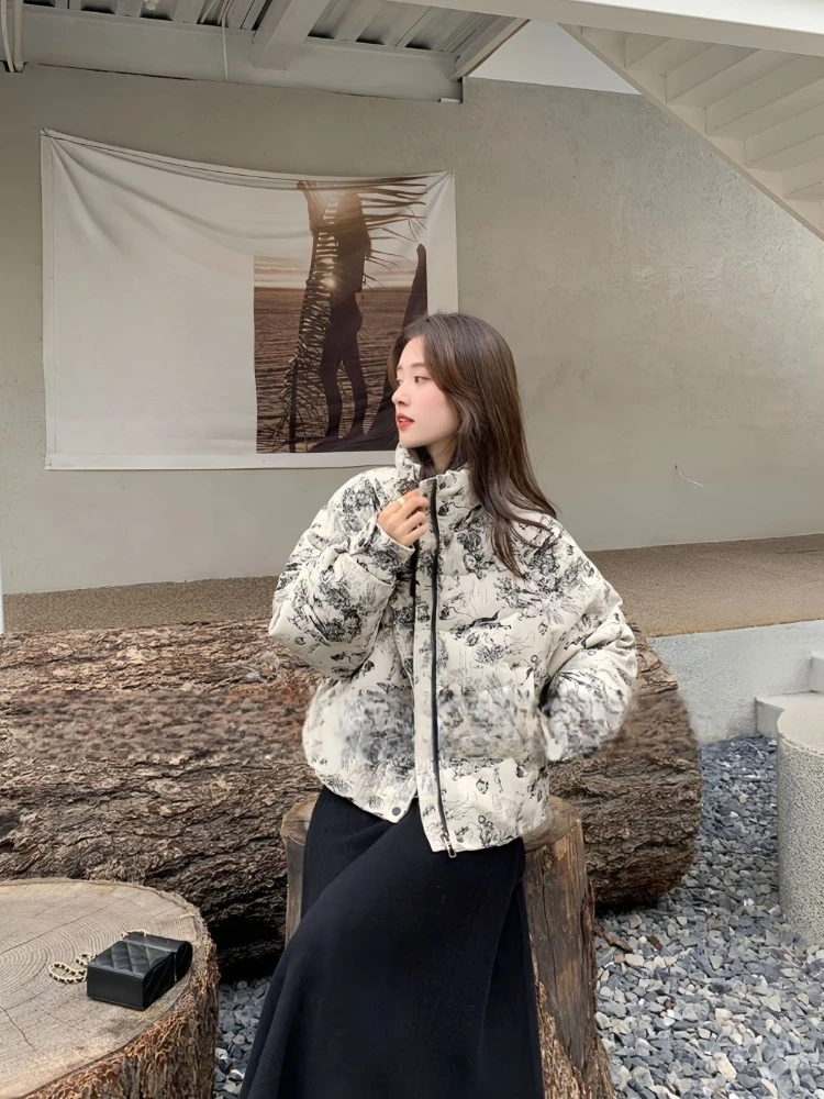 

2025 Winter Fashion Short Down Jacket for Petite Women Thickened Fluffy Cotton Coat Loose Fit Warmth Style