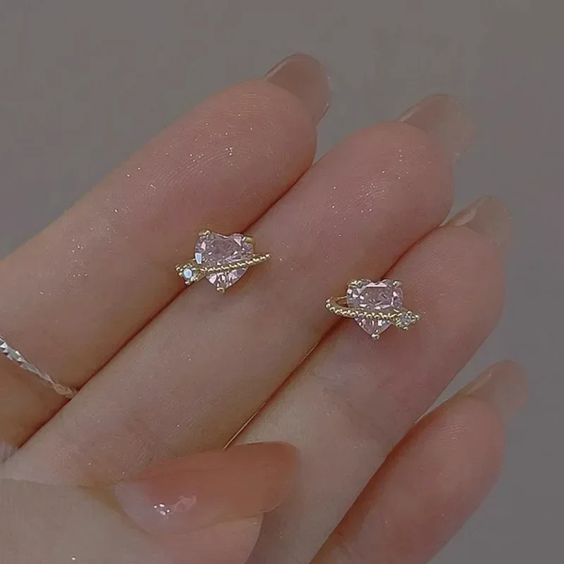 Fashion Jewelry Girl Sweet Hypoallergenic Zircon Stud Earrings for Women Teen Shiny Love Heart Pink Crystal Ear Piercing