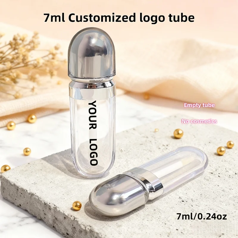 【ロゴカスタム】50個のカスタマイズされた7mlシルバー蓋付き透明チューブ、リップグロス、コンシーラー、美容包装材料に適しています