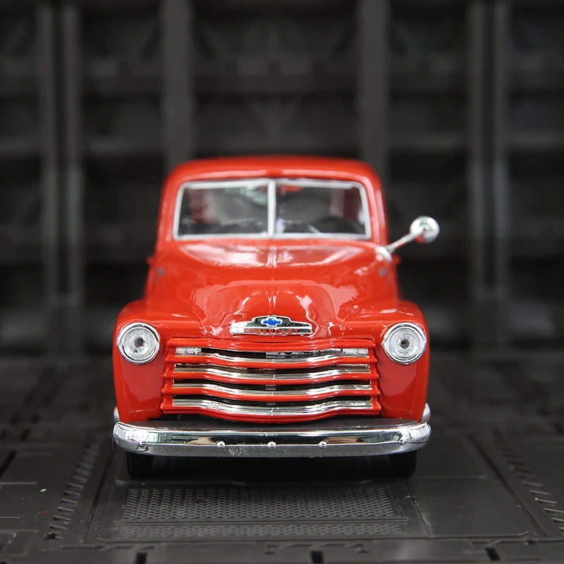 

Металлическая статическая модель автомобиля Maisto 1:25 Chevrolet 3100 Pickup 1950 года с открывающимися дверями, подарок для рабочего стола