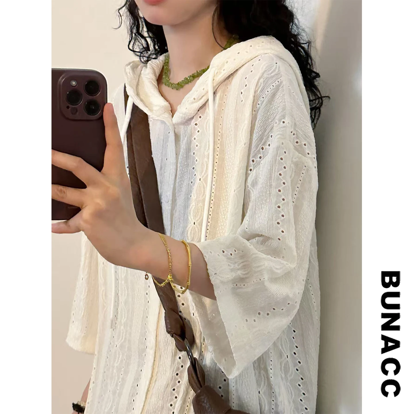 

BUNACC2026 Summer Texture Loose Short Sleeve Women's Shirt Retro Hong Kong Style Hooded Hollow Embroidery Casual Shirt