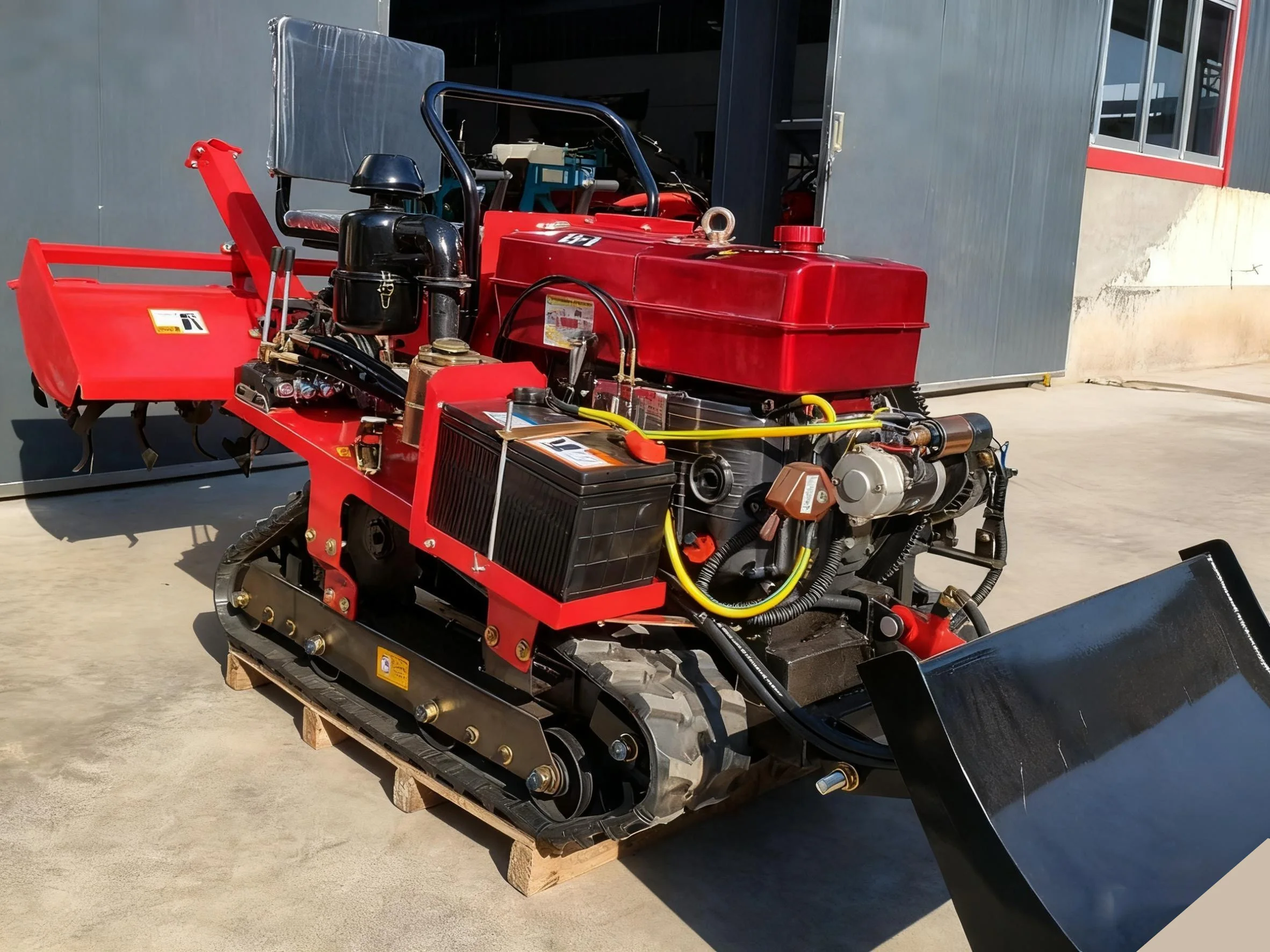 Multifunctional Rotary Tiller Agricultural Machinery Rotary Cultivator Mini Crawler Tractor Price