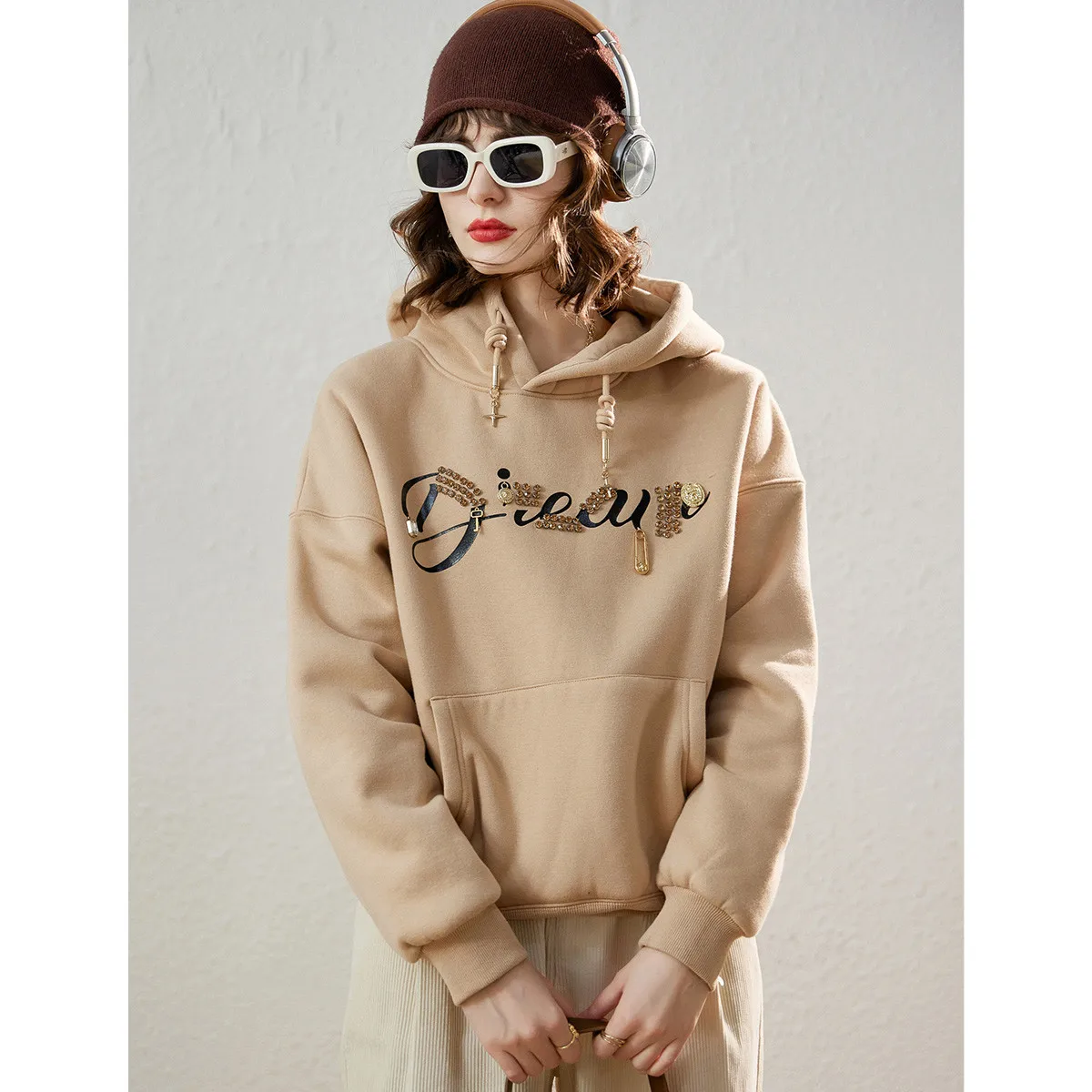 LOUIS YAO 2025 Thick Velvet Hoodie Winter Fashionable Letter Printed Nail Bead Thick Warm Top for Women