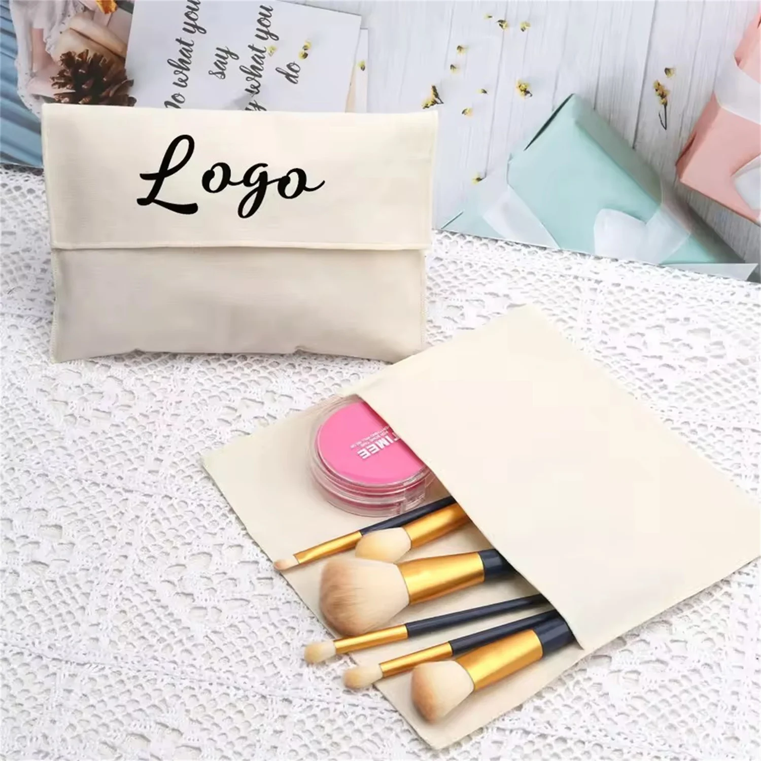 100 個高級カスタムロゴ封筒コットンキャンバスバッグ化粧品香水プロモーション白ベージュハンドバッグ包装ギフトポーチ