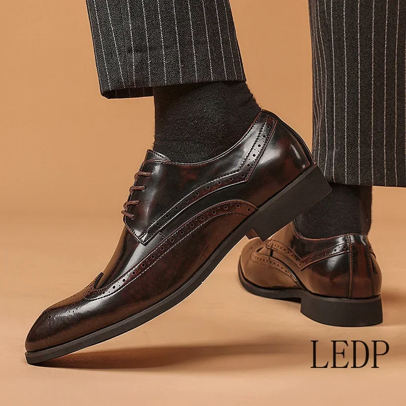 

Men's Business Formal Wear Pointed Carved Blok Men's Leather Shoes Patent Leather Glossy Formal Leather Shoes
