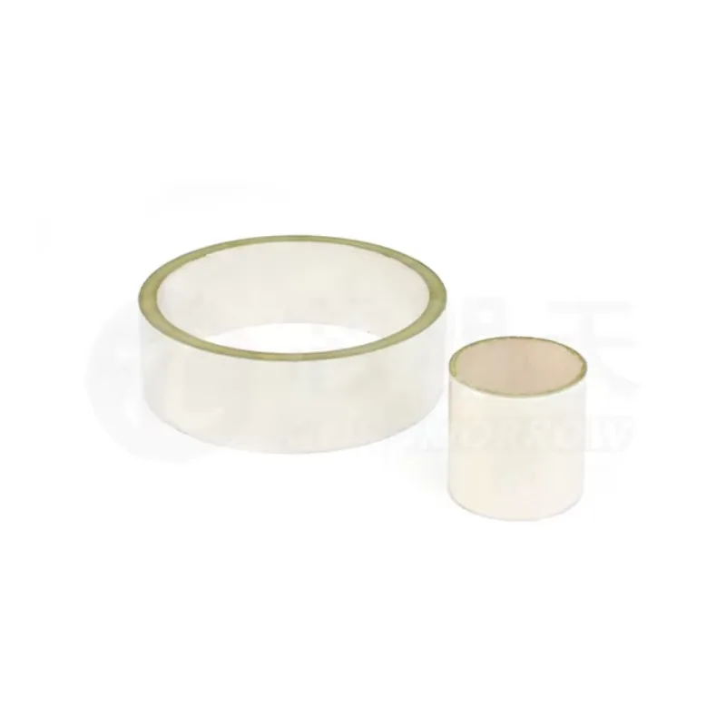 The piezoelectric ceramic tube is closely bonded with the capillary tube by glue for micro-dispensing system.