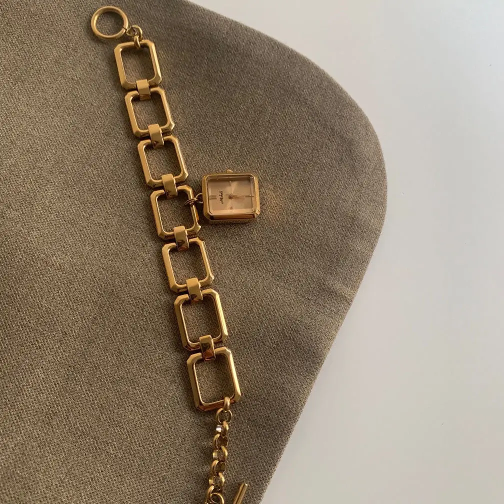 2024 سوار جديد ساعة نسائية ريترو كوارتز ساعة حركة يابانية ليوبارد طباعة ساعة موضة فاخرة