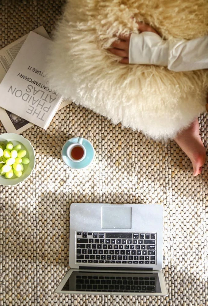 インド産ウールの手織りカーペット、リビングルームのソファ、コーヒーテーブル、ブランケット、長方形、シンプル、家族の寝室用