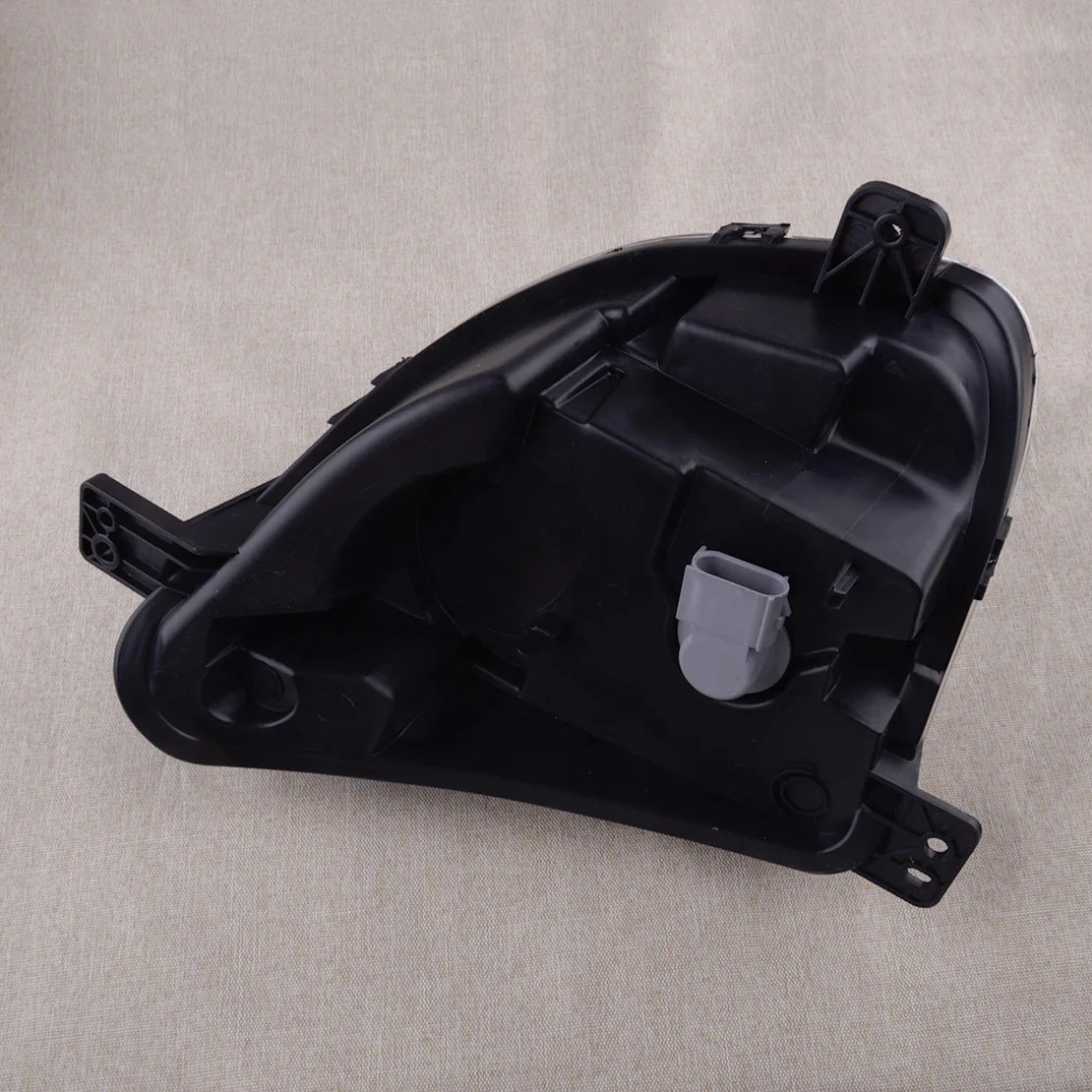 84226245 Samochodowa przednia lewa lampa halogenowa przeciwmgielna 12V pasująca do Chevrolet Equinox 2018-2020