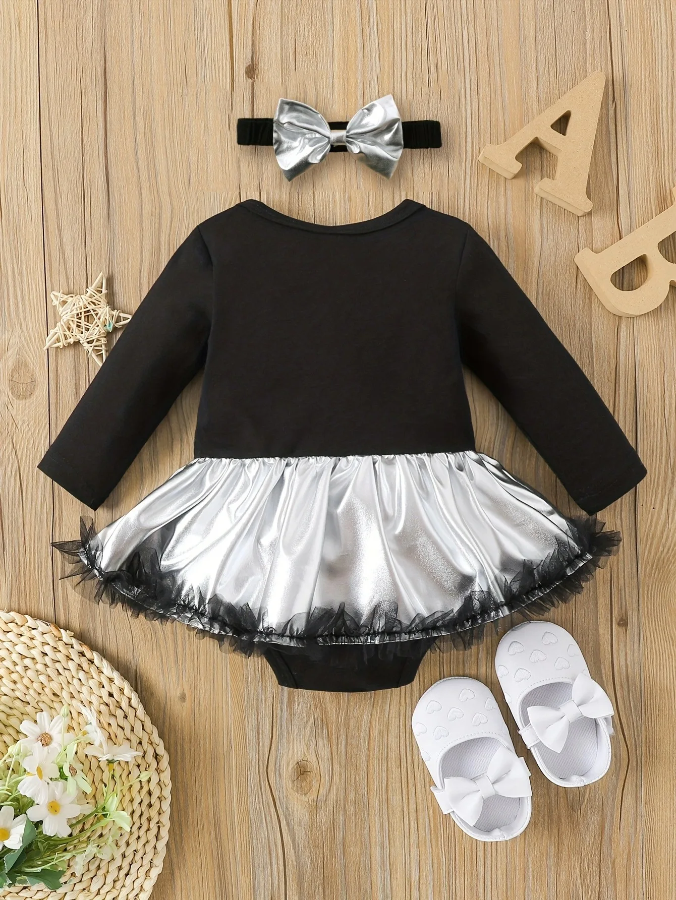 0-2 Year Old Spring and Autumn New Newborn Infants and Girls Letter Printed Long sleeved Mesh Skirt Triangle jumpsuit