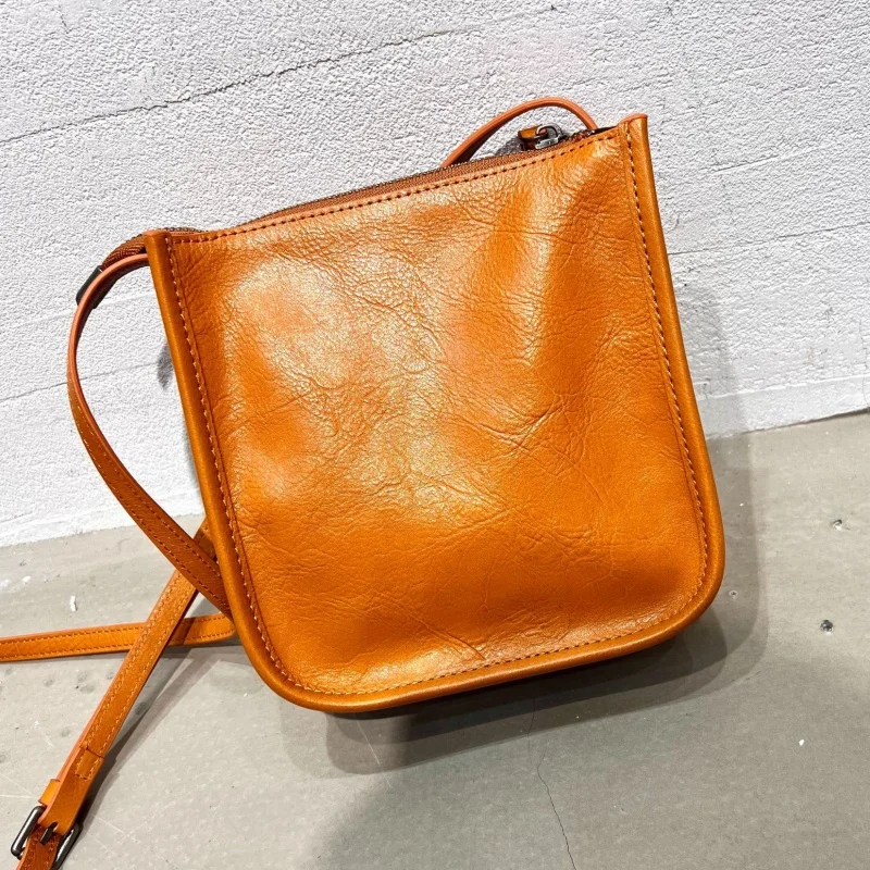 

2025 New Fashion Genuine Leather Crossbody Bag for Women Casual Soft Shoulder Bag Daily Use Travel/Commuter Solid Small Purses