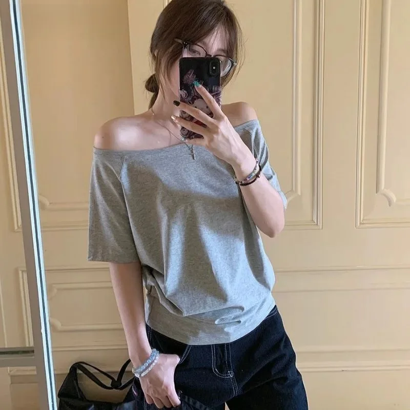 

Женская футболка с открытыми плечами и коротким рукавом, приталенный крой, модный летний топ из хлопка и льна, рукав А-силуэта