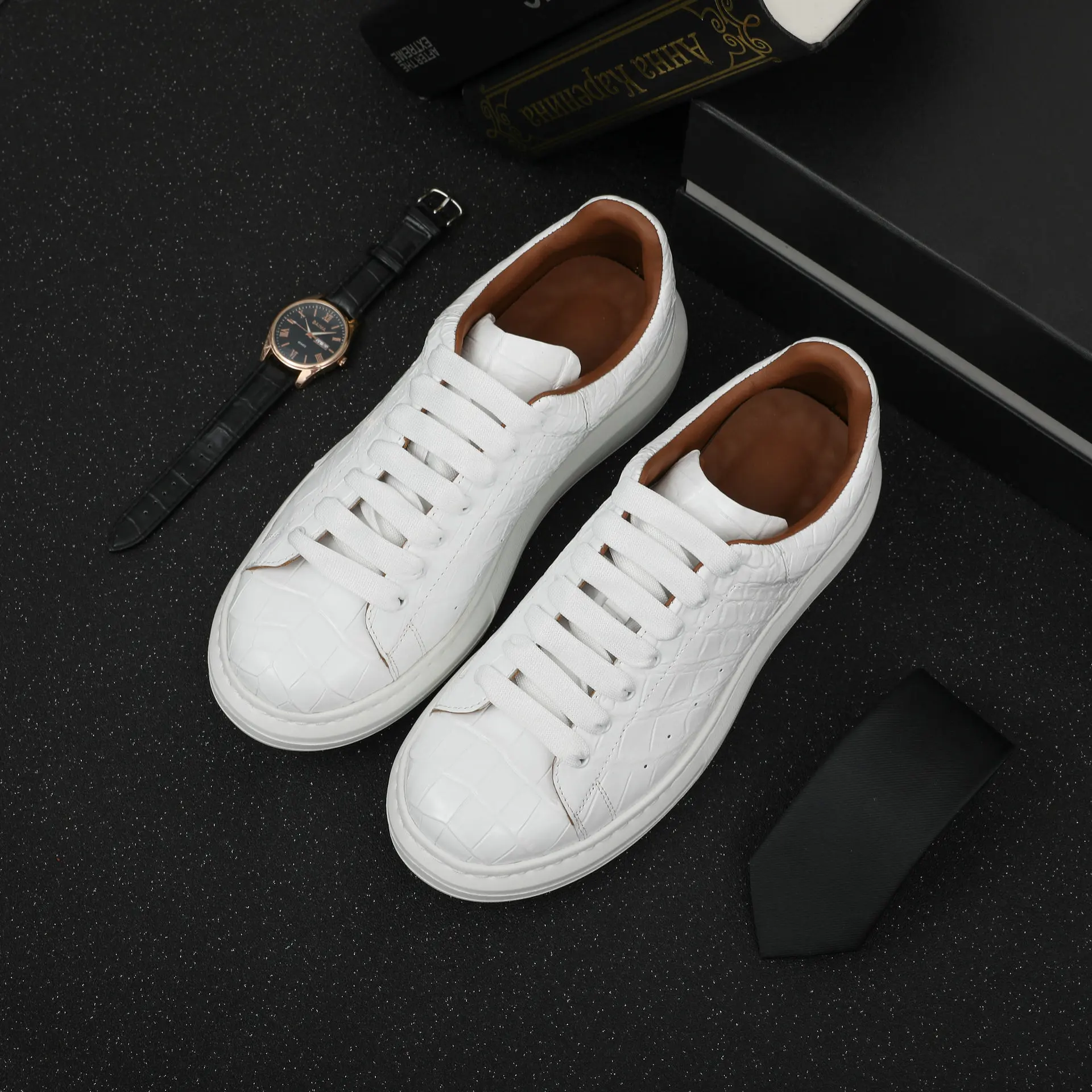 Matte Matte Crocodile Belly Genuine Leather Suede Men's Board Shoes High-quality Versatile White Thick Soled Casual Men‘s Shoes