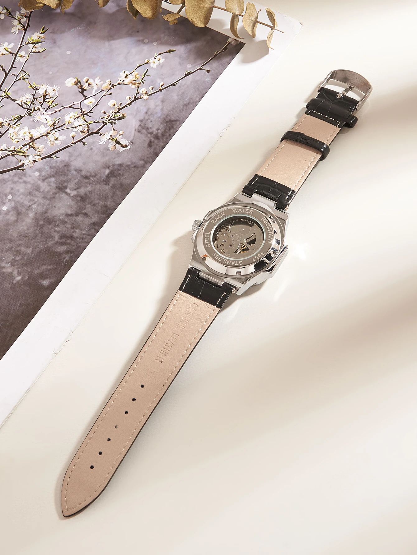 ساعة أوتوماتيكية للرجال مقاومة للماء في الهواء الطلق ساعات ميكانيكية فاخرة بسيطة للبيع بالجملة من الجلد الهيكل العظمي ساعة ترفيهية للرجال هدية