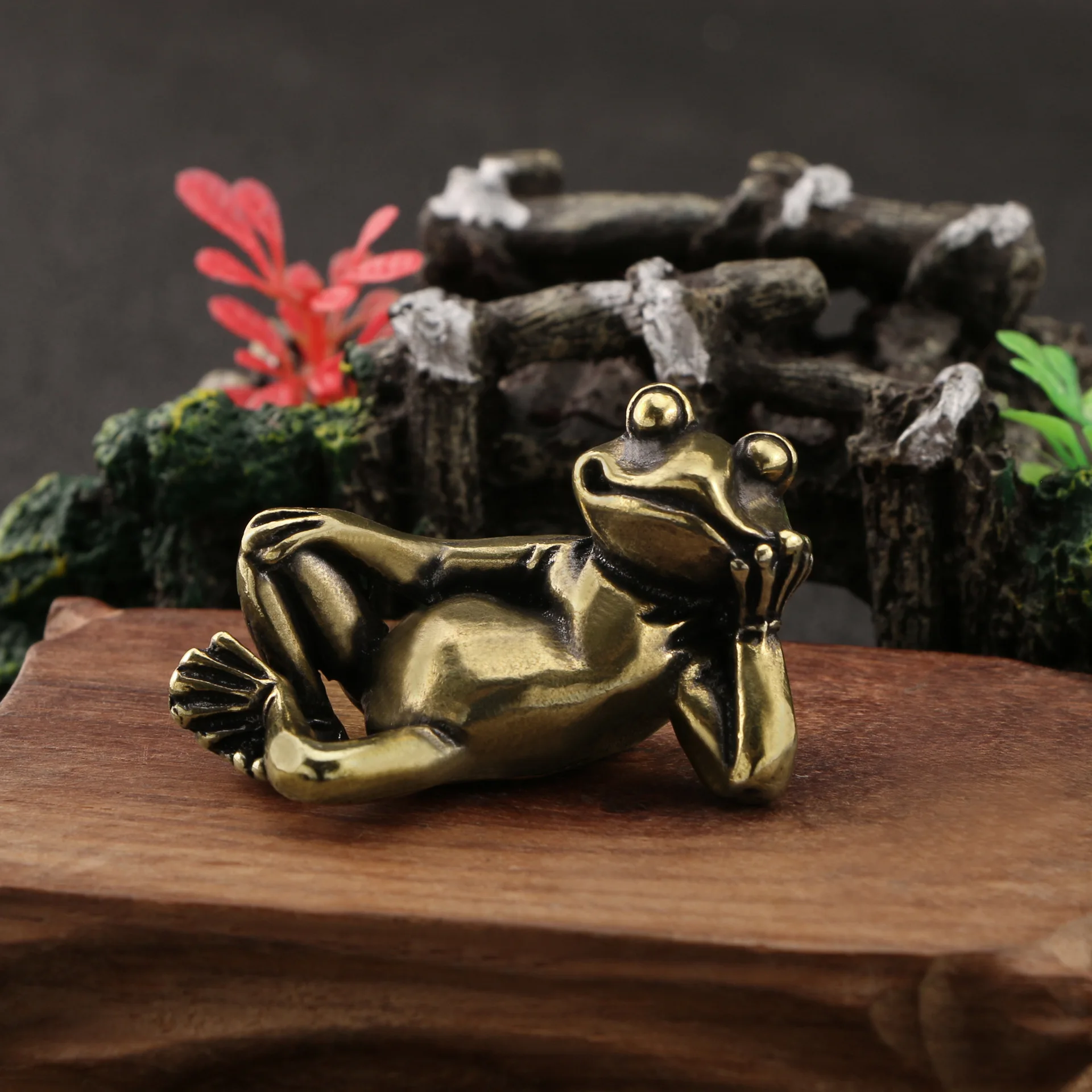 Solid Brass Fun Frog Figurines Tea Pet Creative Bronze Crafts Carved Car Living Room Desk Home Decoration Accessories