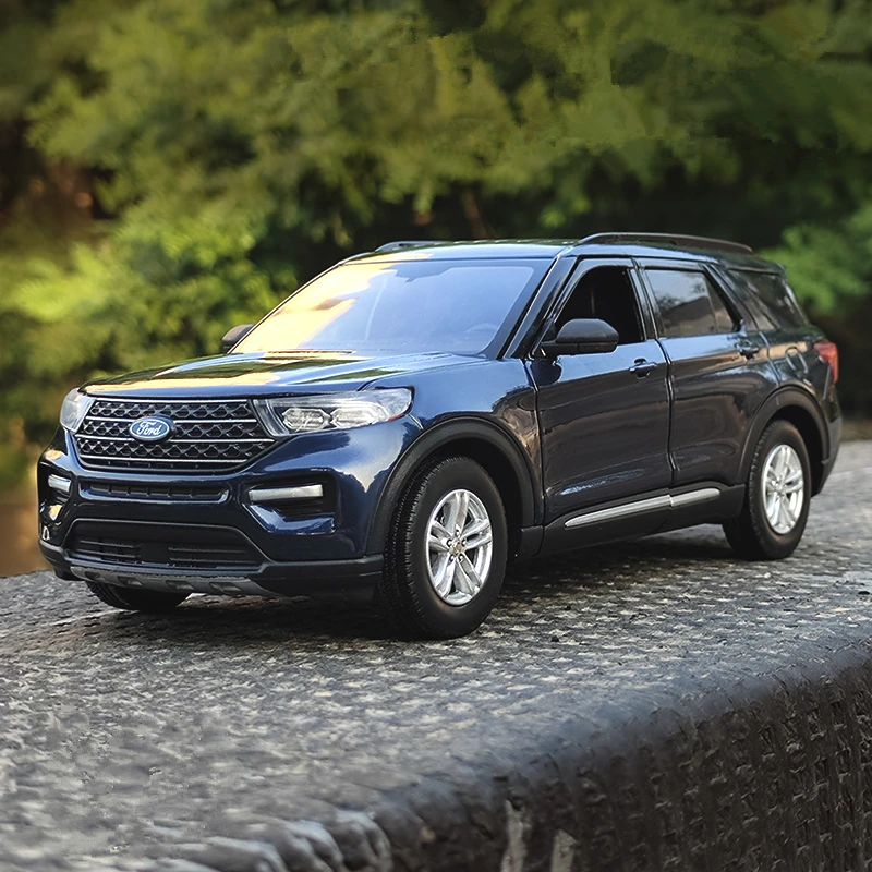 New 1:24 Ford Exploer XLT SUV Alloy Car Model Diecast Metal Off-road Vehicles Car Model Simulation Collection Childrens Toy Gift