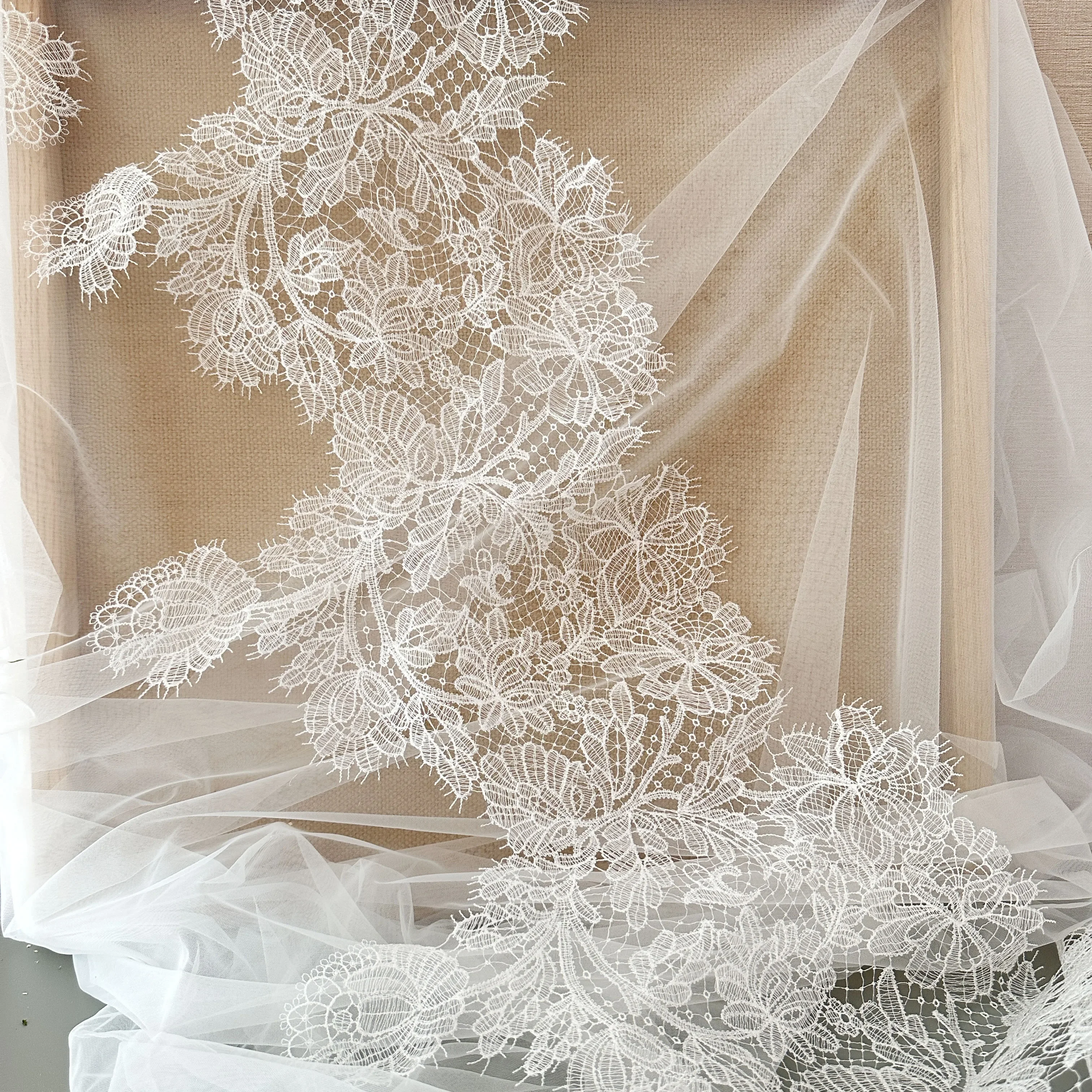 Spitzenstickerei-Streifen, han – Embroidery Net Fabric Bewertung und Preis